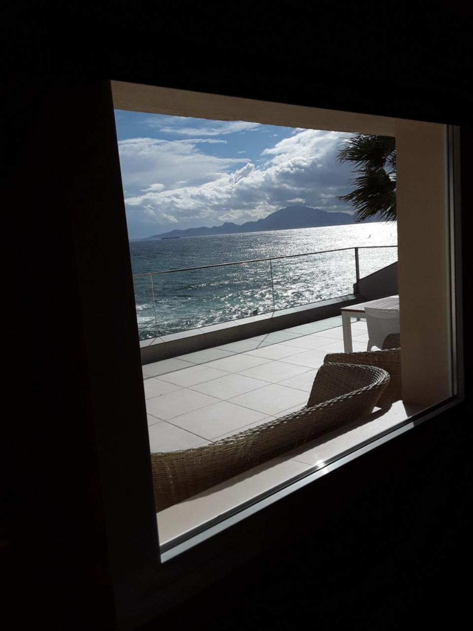 Punta Carnero Hostal Algeciras Buitenkant foto